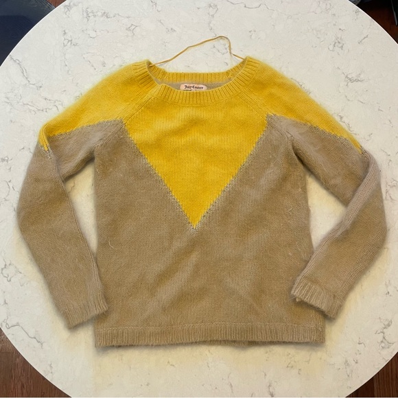 Juicy Couture 💛 Angora Sweater in Yellow & Tan Size M - Picture 2 of 9